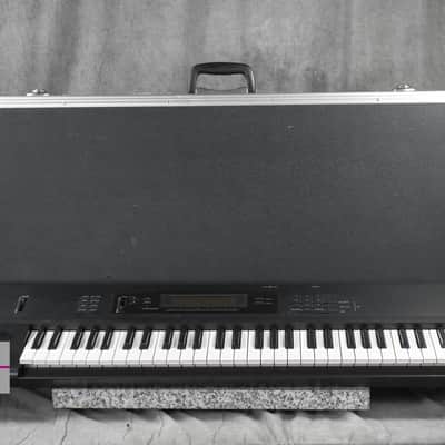 KORG 01/W Music Workstation synthesizer in Good condition.