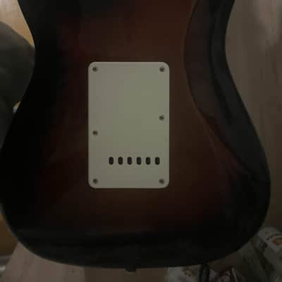 Squier Classic Vibe '60s Stratocaster with Laurel Fretboard 2019 - Present - 3-Color Sunburst image 4