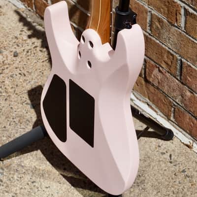 Jackson American Series Virtuoso Streaked Ebony Fingerboard Satin Shell Pink image 9