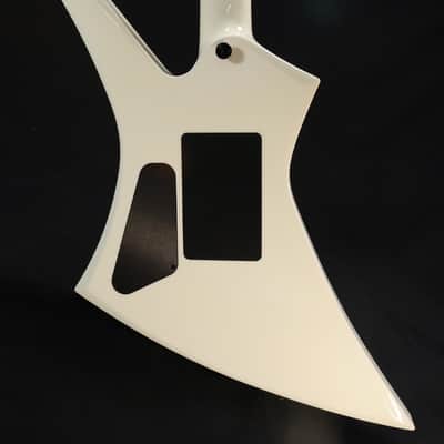 Jackson USA Select Kelly KE2 Ebony Fingerboard Snow White 567 image 9