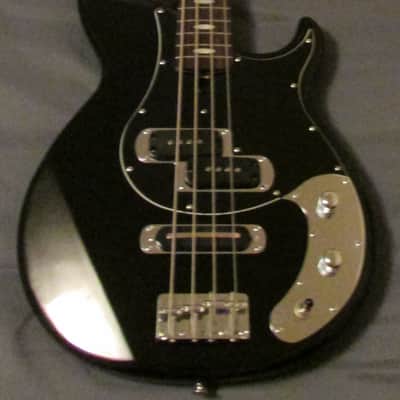 Yamaha BB424X Bass Guitar & Gig Bag image 2