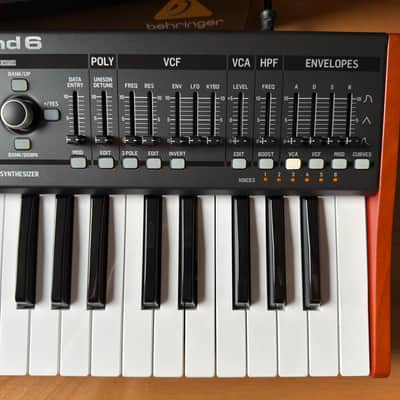 Behringer DeepMind 6 37-Key 6-Voice Polyphonic Analog Synth 2017 - Present - Black image 4