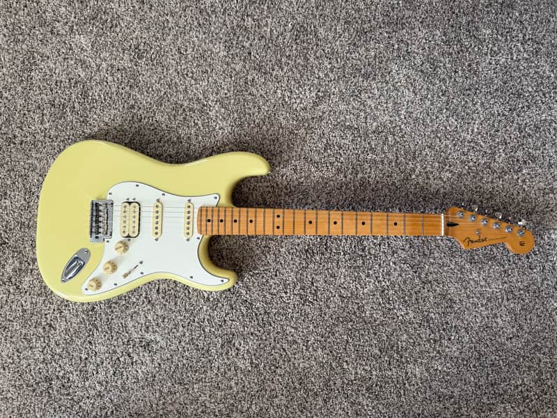 Fender Player II Stratocaster HSS 2024 - Hialeah Yellow