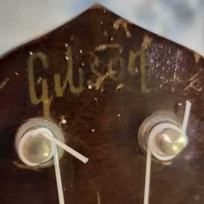 Video Demo Vintage RARE 1955 Gibson Soprano Brand Ukulele New Strings All Original Brand New Hard Shell Case image 6