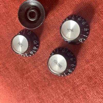 Allparts PK-0184-023 Reflector Cap Knobs (2) 2010s - Black/Silver image 2