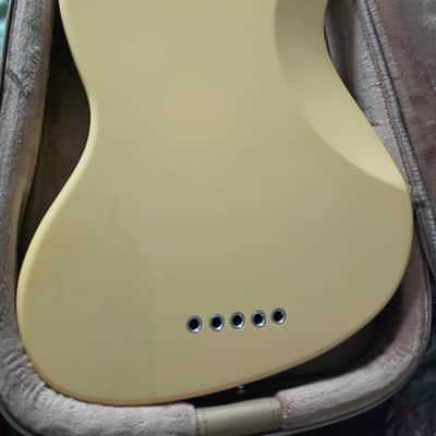 Sire V5 2025 - Vintage White 5 String image 3