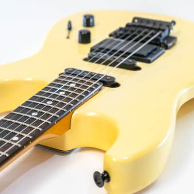 1987 Charvel Model 3 - Electric Guitar with Gigbag - Pearl White image 9