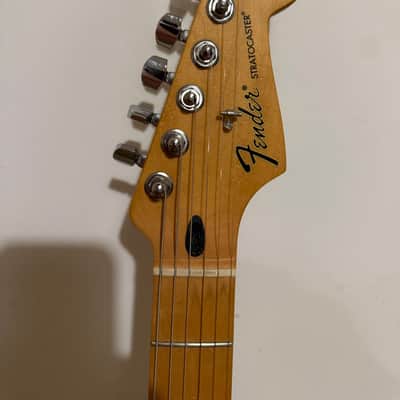Fender Standard Stratocaster with Maple Fretboard 2006 - 2017 - Brown Sunburst image 3