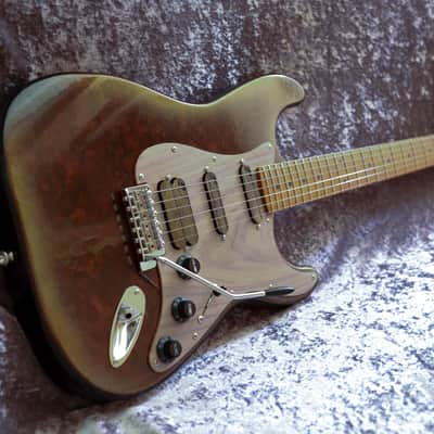 GB Liuteria build to order Traditional Strato walnut burl brown relic image 12