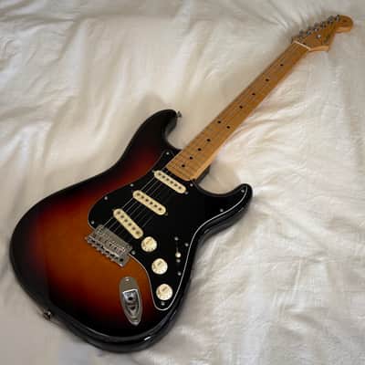 2015 Fender American Standard Stratocaster 3-Color Sunburst - Free Pro Setup image 13