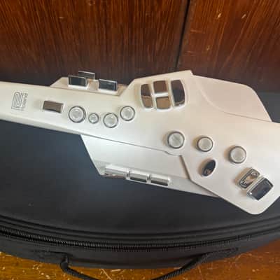 Roland Aerophone AE-10 Digital Wind Instrument white w/ bag image 3