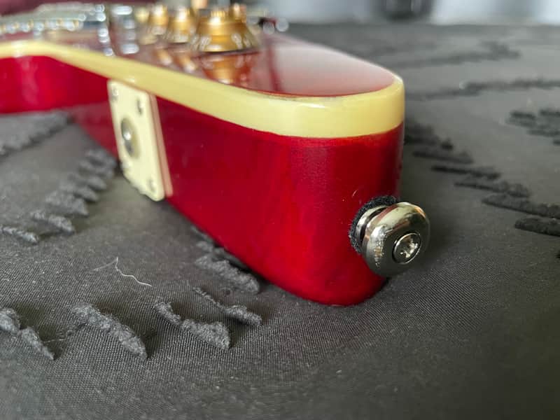 Samick Greg Bennett Design GT-2/TR Red Quilt Top Flying V Electric