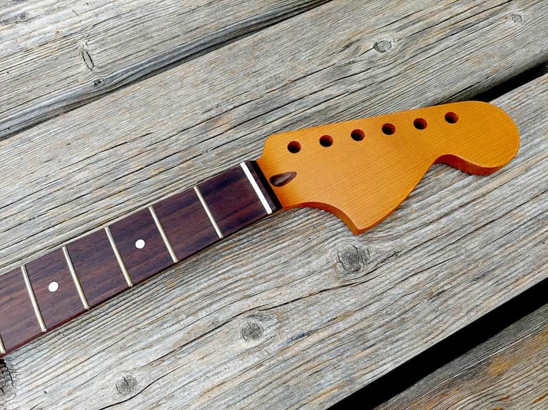 Mustang neck (24"), roasted maple image 1