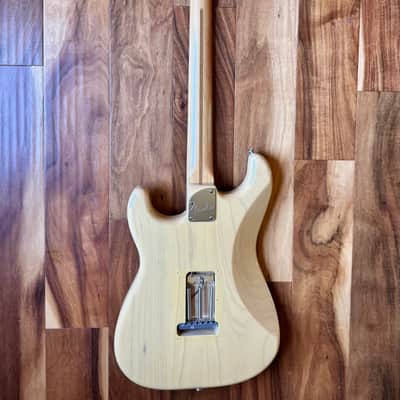 Fender American Stratocaster - Vintage Blonde - Noiseless Vintage Strat Pickups - 1997 American Standard Neck image 5