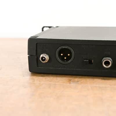 Shure ULXS24/58 Handheld Wireless System - 662-698 MHz (NO POWER SUPPLY) CG0128E image 7
