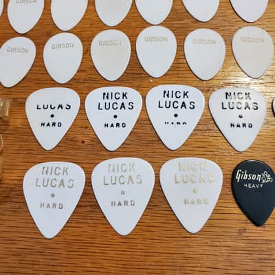 Open your own Case Candy Store with this lot of vintage picks! image 3