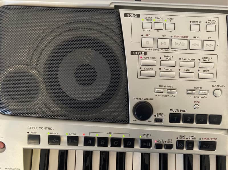 Yamaha PSR 2000 Silver Keyboard Synthesizer | Reverb