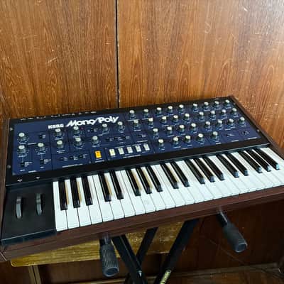 Korg Mono/Poly MP-4 monophonic/polyphonic Synthesizer w/ gig bag