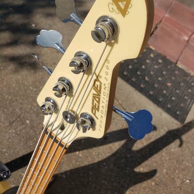 Peavey Foundation 2000 American Flag 5-string 2000 White/American Flag image 3