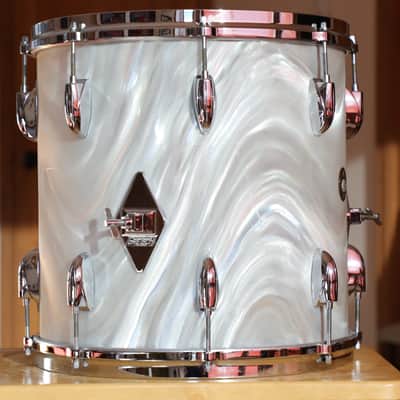 Gretsch 14X14 Floor tom 1964 white satin flame image 4