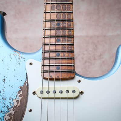 FENDER USA Custom Shop Ltd Red Hot Stratocaster Super Hvy Relic "Lake Placid Blue + Maple" (2024) image 6