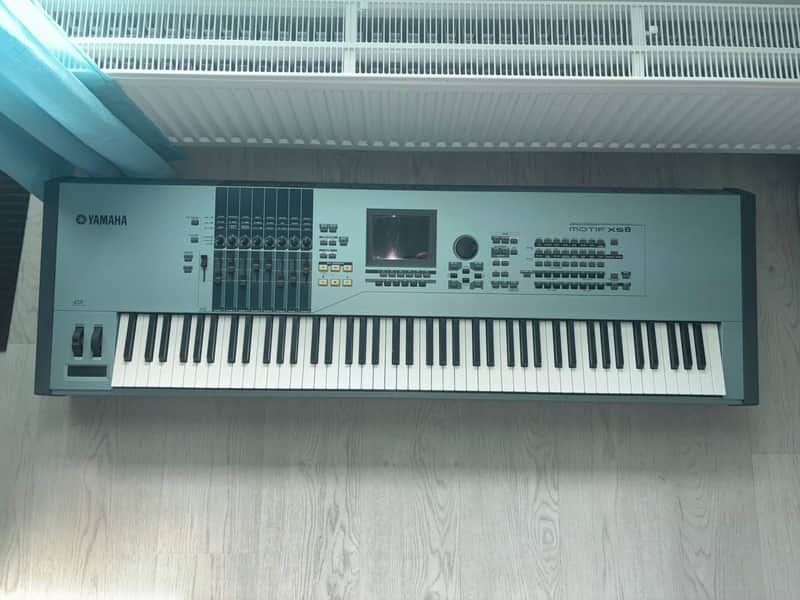 Yamaha Motif XS 8 Production Synthesizer 2000s - Gray image 1