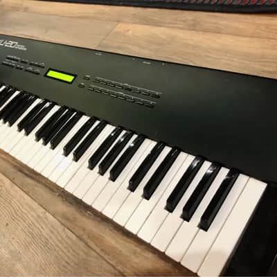 Roland U-20 - Classic glue problem about the keyboard