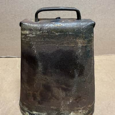 Unbranded Vintage Steel Cowbell – Rustic Patina – Heavy-Duty Construction – Fully Functional – Used image 3