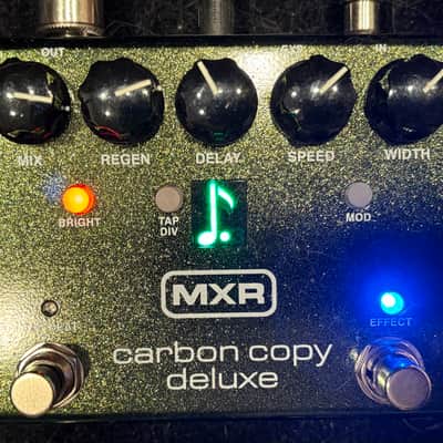 MXR M292 Carbon Copy Deluxe Analog Delay 2017 - Present - Green image 1
