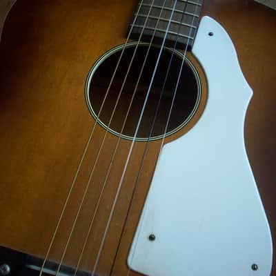 Silvertone 319 1960 - Sunburst image 2