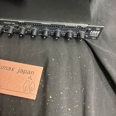 dbx 1066 Dual Channel Compressor Limiter Gate Rack Processor Tested image 7