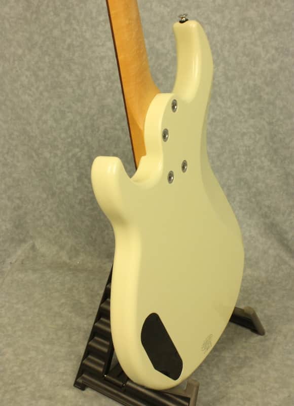 Yamaha BB414 BB Series 4-String Electric Bass in Vintage White