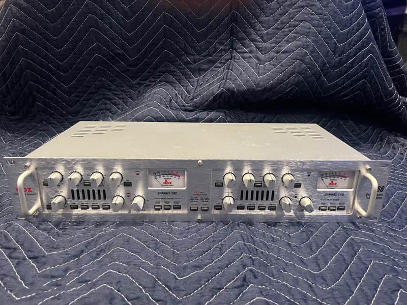 dbx 586 2-Channel Vaccuum Tube Preamplifier - Silver image 1
