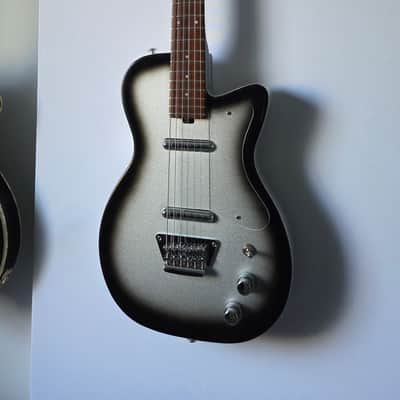 Silvertone 1303/U2 Reissue Silverburst image 3