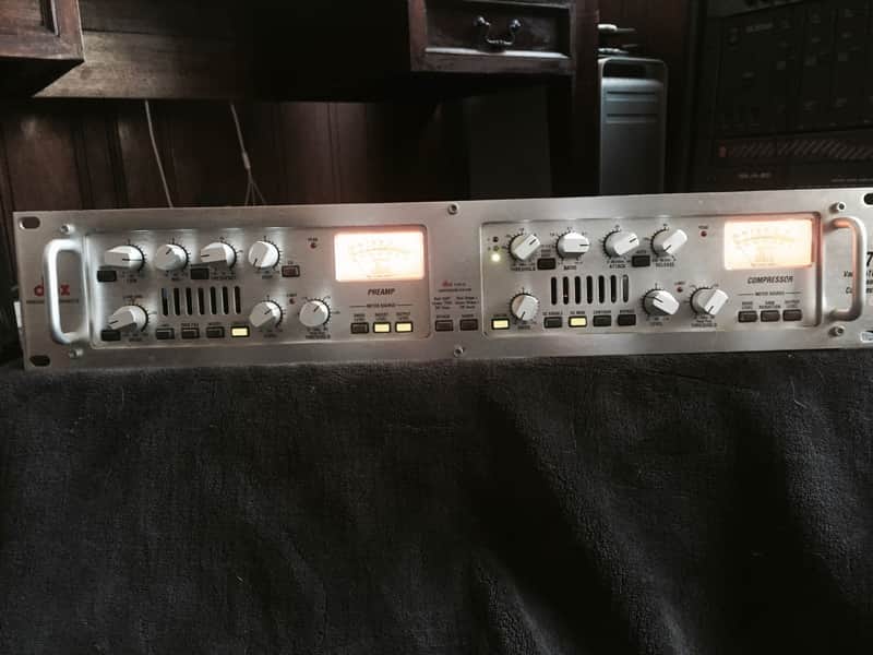 dbx 576 Vacuum Tube Preamplifier and Compressor | Reverb