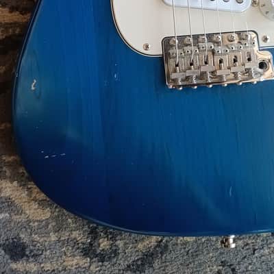 Fender Highway One Stratocaster with Rosewood Fretboard 2003 - Sapphire Blue Transparent image 4
