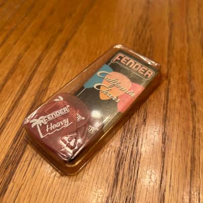 Fender Vintage California Clear Shell Pink Heavy Picks - 098-1351-956 - Late 90βs / Early 2000βs - Discontinued California Series image 2