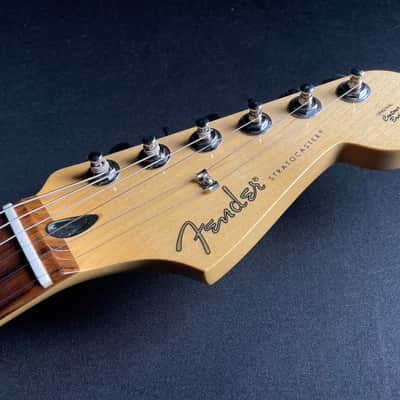 Fender Player Stratocaster - Anniversary 2-Color Sunburst (2024) image 5
