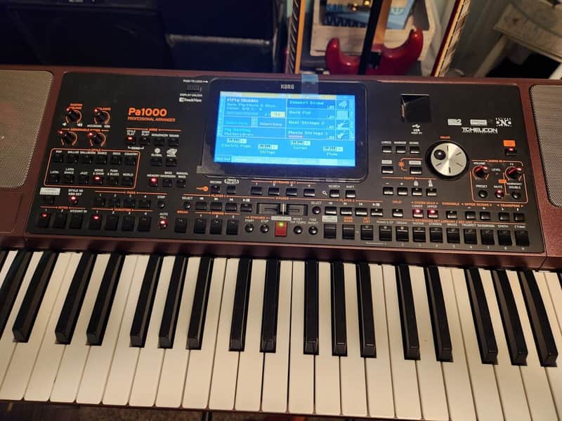 KORG PA1000 ARRANGER KEYBOARD image 1