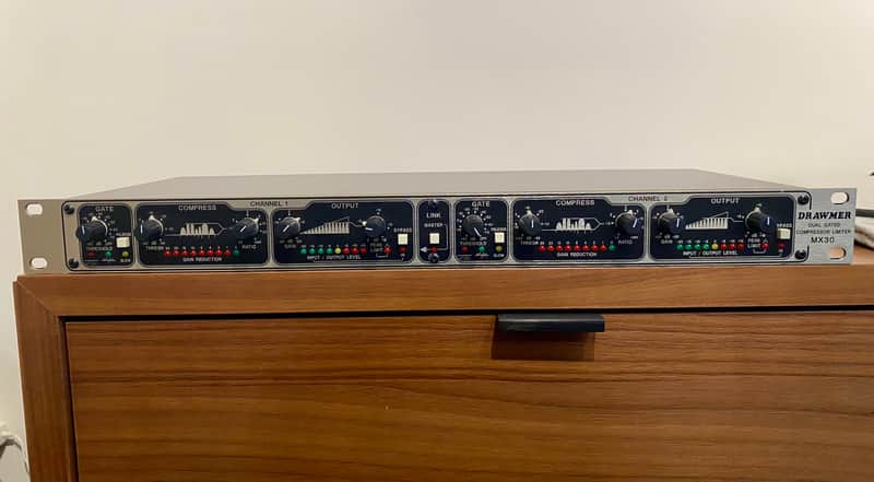 Drawmer MX30 Dual Gated Compressor Limiter 1997 - Silver image 1