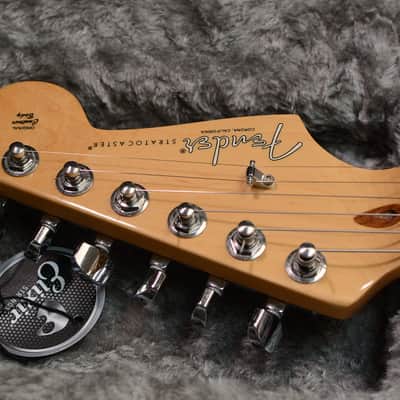 Fender American Professional Stratocaster with Maple Fretboard 2017 - 2019 - Olympic White image 2