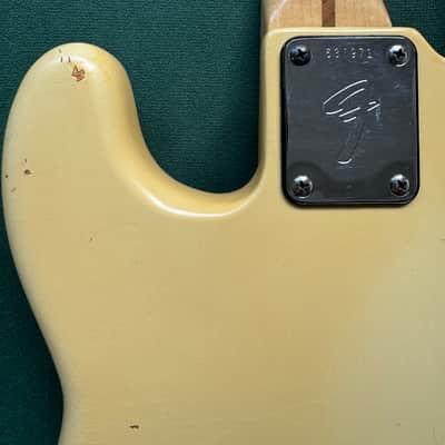 Fender Precision Bass, Maple Fretboard 1975 Olympic White image 5