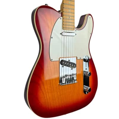 Fender American Deluxe Telecaster 2002 - Cherry Sunburst image 2