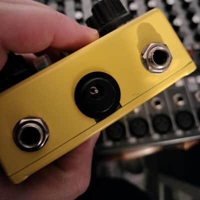 Caroline Guitar Company Météore Lo-Fi Reverb 2016 - Present - RARE PERFORMANCE YELLOW OMG image 4