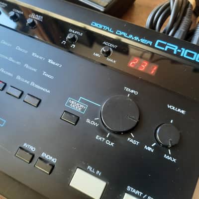 Roland CR-1000 /w 2 original footswitches and manual image 2