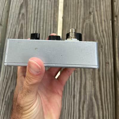 JHS Klon Replica 2008 - 2012 - Silver grey electric guitar pedal image 9
