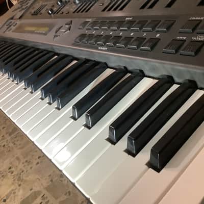 Roland JD-800 61-Key Programmable Synthesizer 1991 - 1995 - Carbon image 3