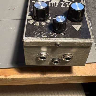 Moonn Electronics  Fuzz Wall - Fuzz War clone image 2