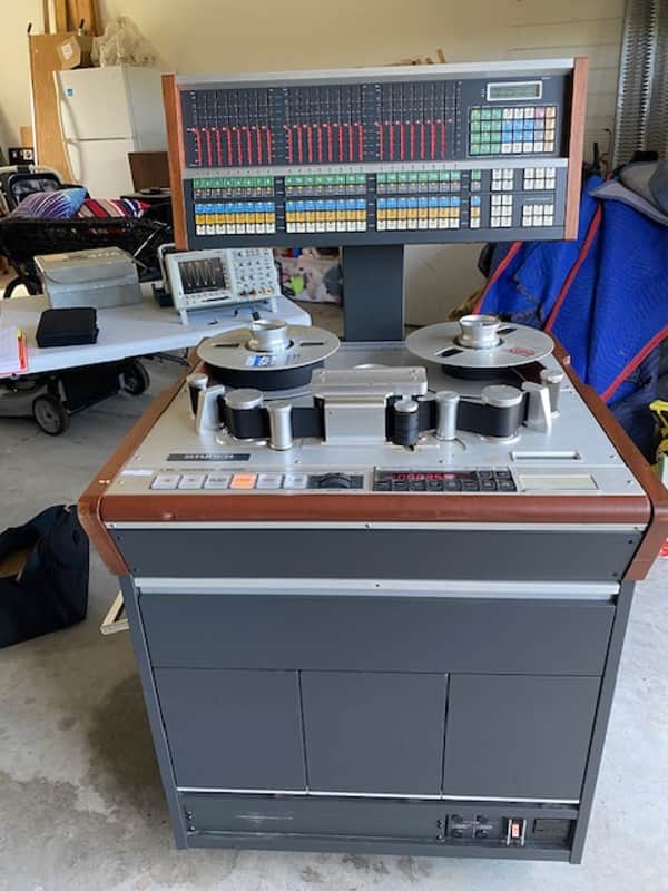 Studer A 820 24 Track analogue tape recorder A820 Mid 1990s - Grey and Silver image 1