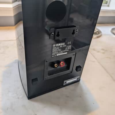 Yamaha NS-333 2-Way Bookshelf Speaker System Black image 15